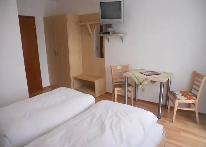 Haus Hildegunde ゲストハウス 2*