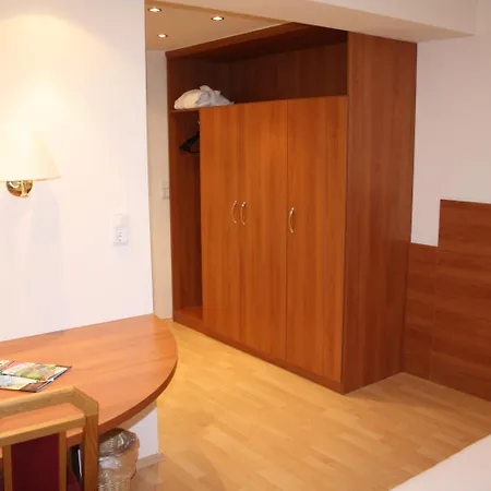 Haus Hildegunde 게스트하우스 2*